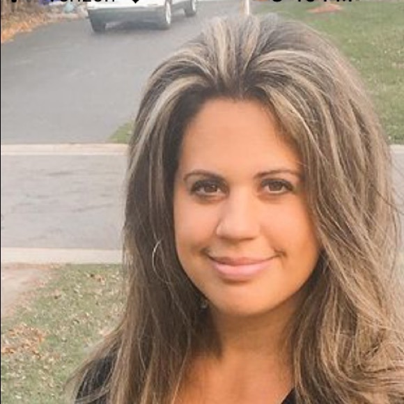 Meet your Posher, Deborah. Wife, Mama, Jesus lover - Picture 1 of 2